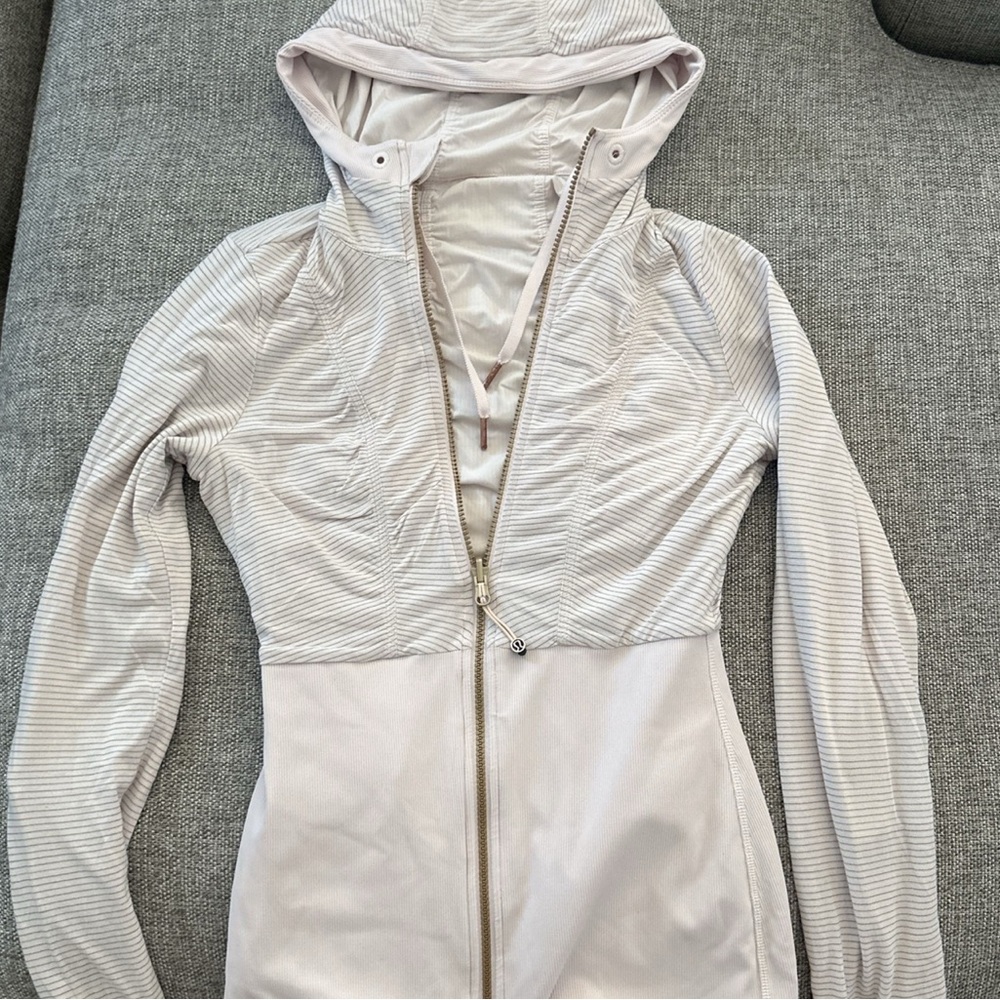 Women’s Lululemon Jacket (Size 6)